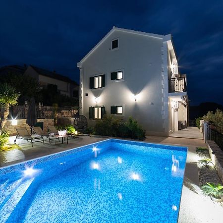 Villa Sun Garden - 4 Star Villa With Heated Swimming Pool, Quiet Bay, Bbq, 50M From The Sea 米欧纳 外观 照片